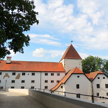 Gaestehaus Maelzerei Auf Schloss Neuburg Am Inn Esterno foto